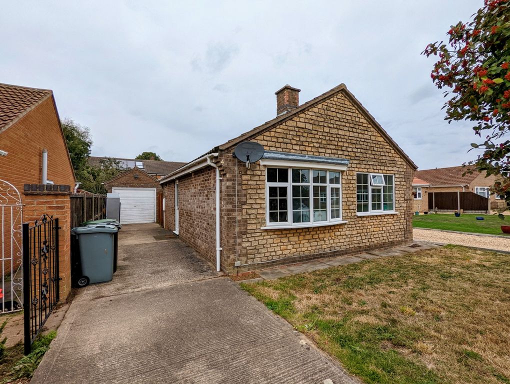 Property photo 1 of 8 Front
