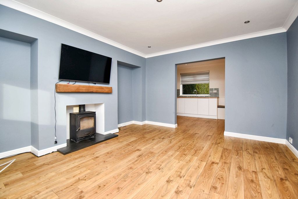 Property photo 2 of 13 Lounge Angle 1