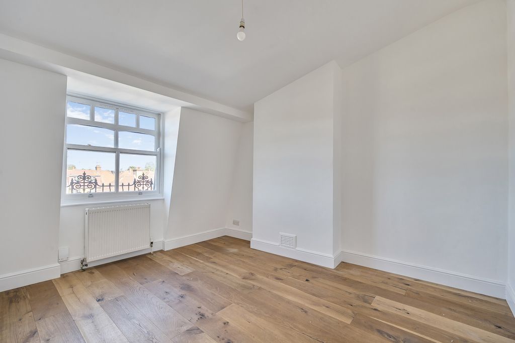 Property photo 2 of 12 1350337-8-68B9B01...