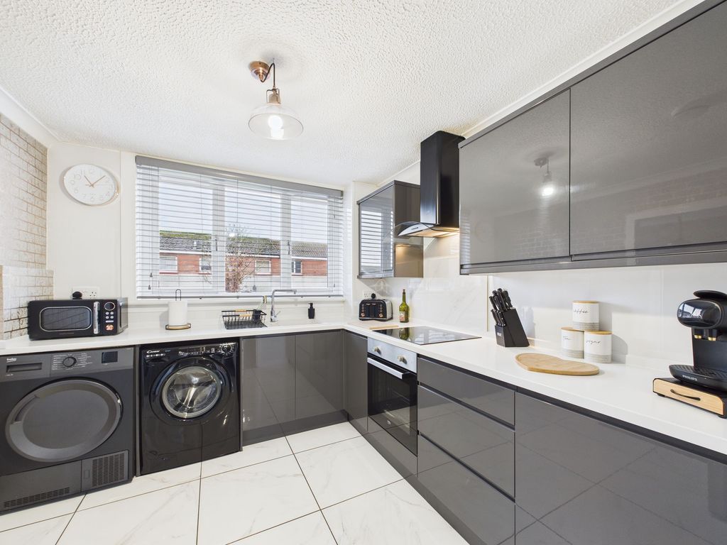 Property photo 3 of 14 Kitchen