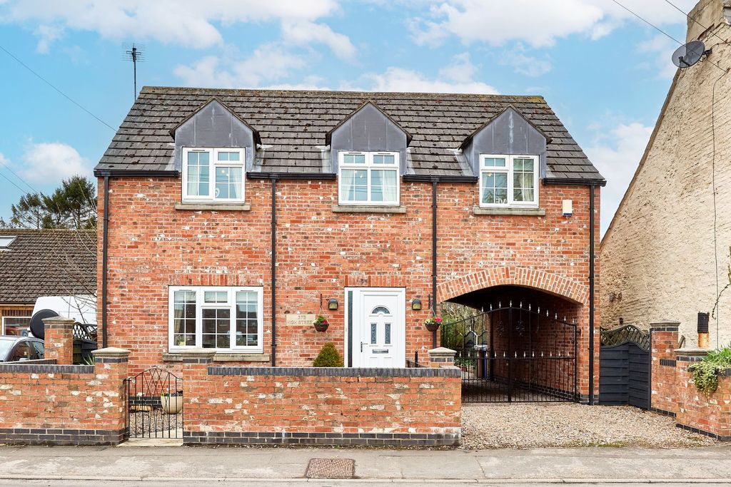 Property photo 1 of 50