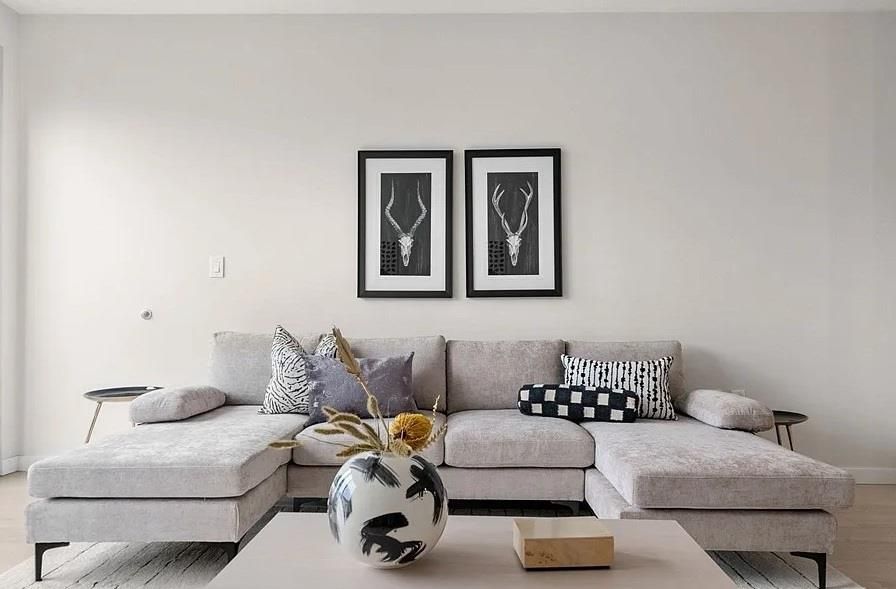 Property photo 3 of 7 Lounge