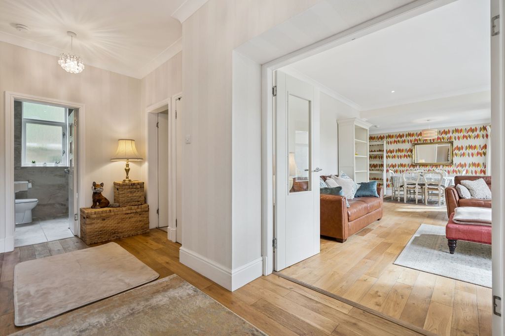 Property photo 2 of 22