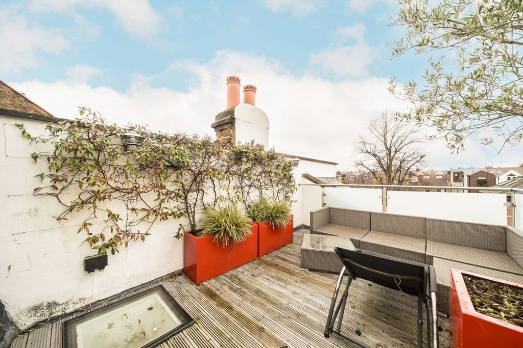 Property photo 2 of 9