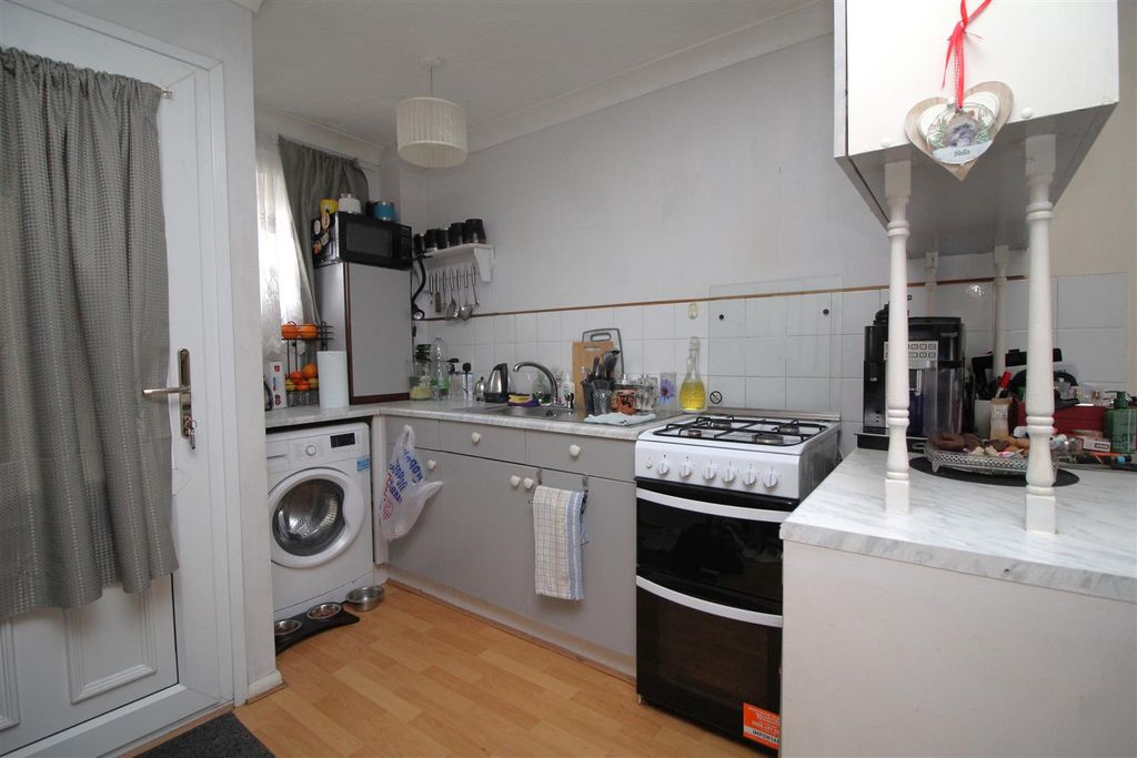 Property photo 3 of 6 Kitchen.Jpg