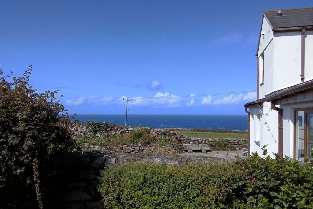 Property photo 3 of 11