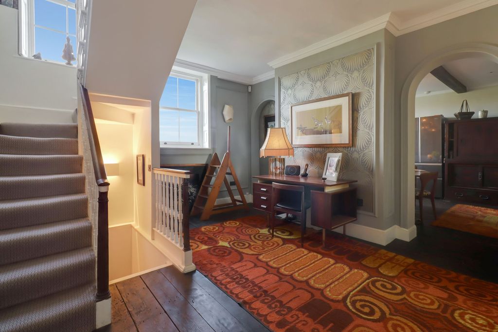 Property photo 3 of 30