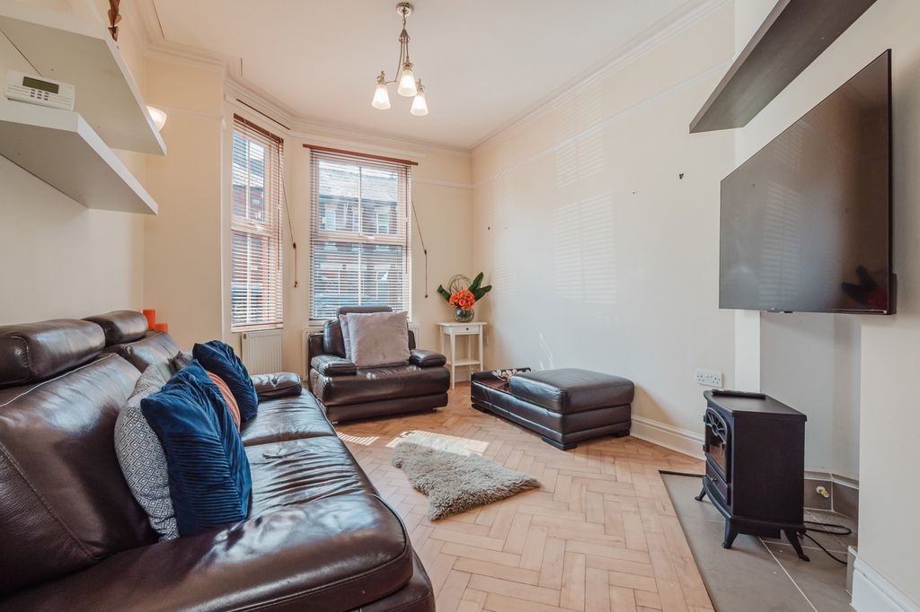 Property photo 3 of 22 Gallery