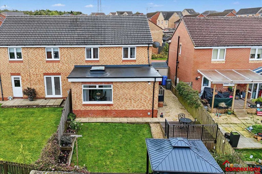 Property photo 2 of 27 Rear Garden