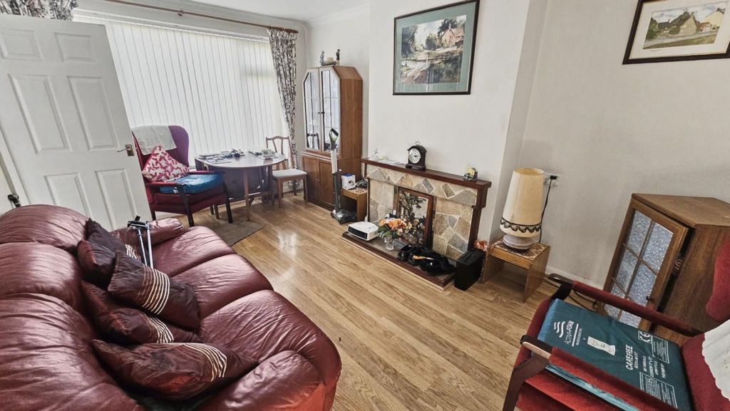 Property photo 3 of 12