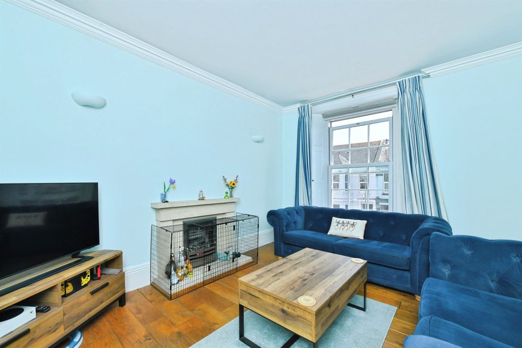 Property photo 3 of 19