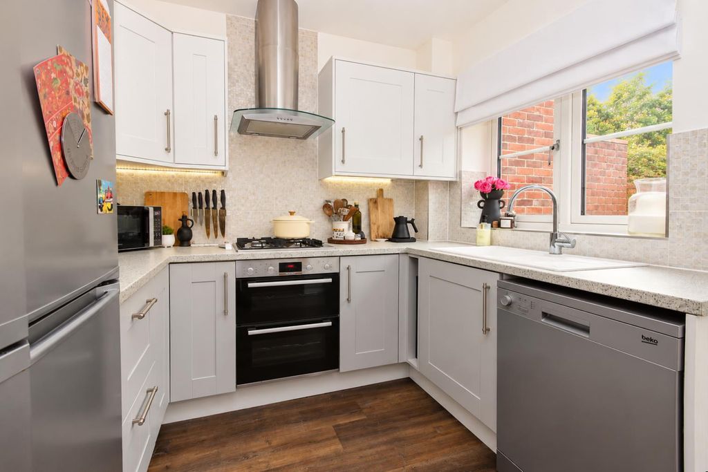 Property photo 3 of 13 1 (5).Png