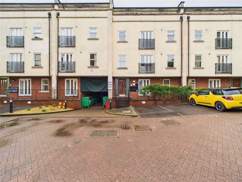 Property photo 1 of 11 Picture No. 13