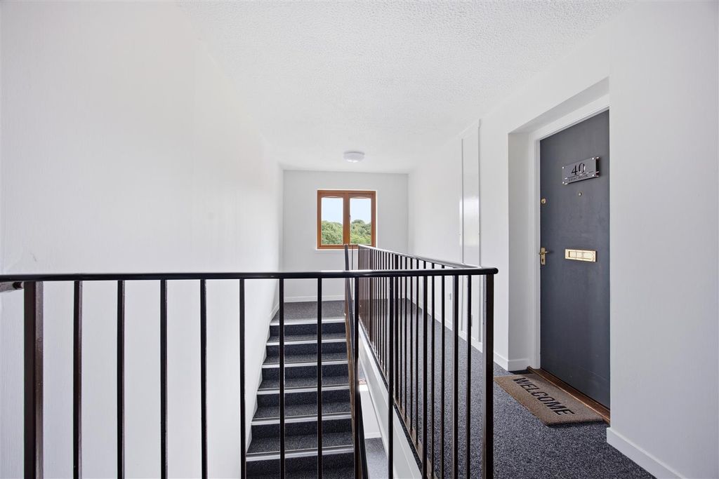 Property photo 2 of 13 02-40_Lion_Bank_Kirkintilloch_002.Jpg