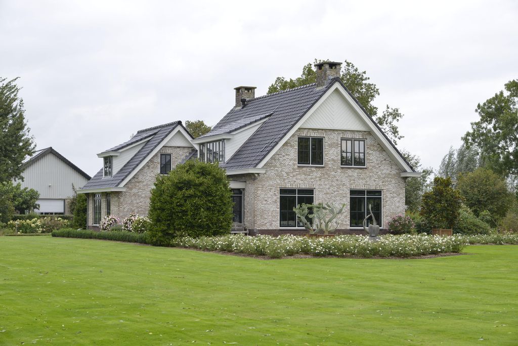 Property photo 3 of 72