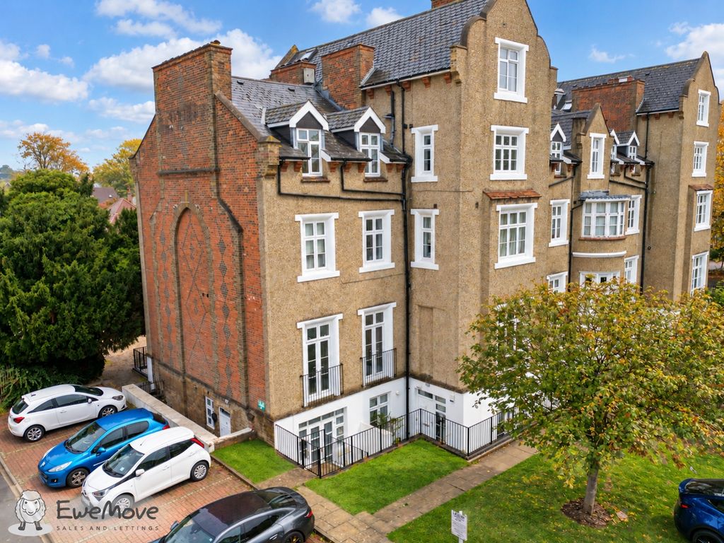Property photo 1 of 10 61 Upton Court