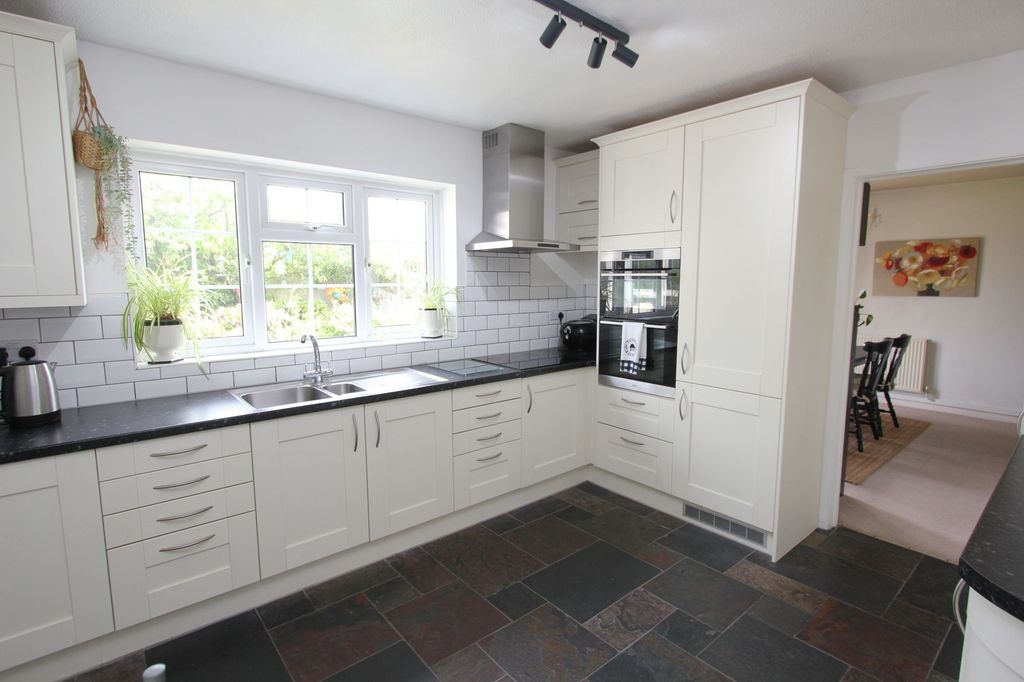 Property photo 1 of 46