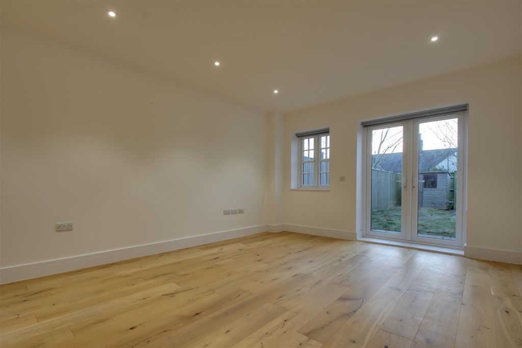 Property photo 3 of 16 Lounge Diner