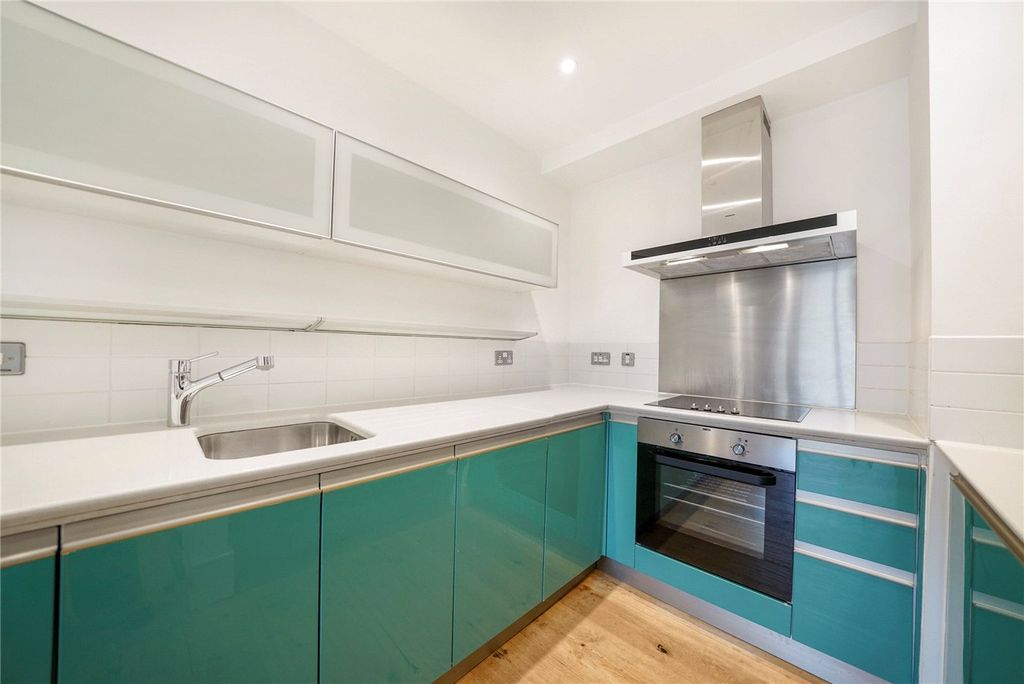 Property photo 3 of 16 Picture No. 11