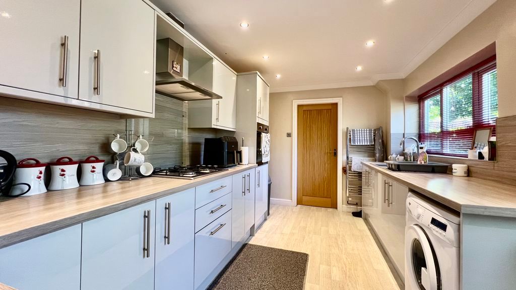 Property photo 3 of 17 Photo 9