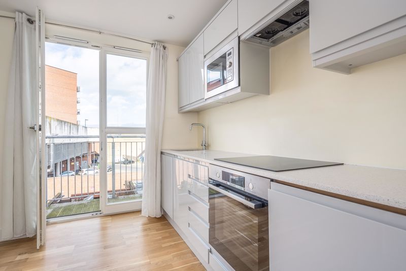 Property photo 2 of 8 Photo 4