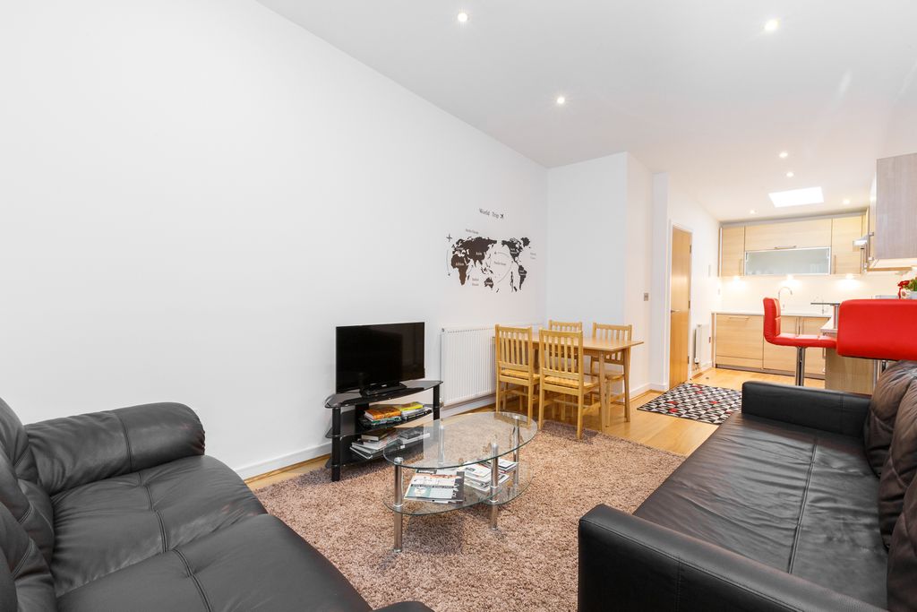 Property photo 2 of 8