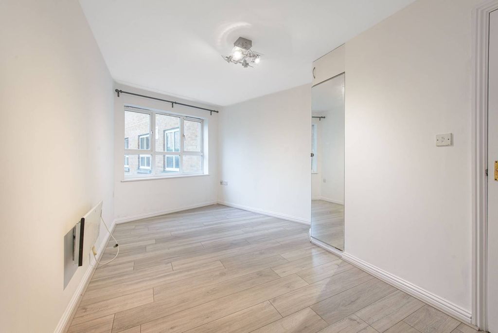 Property photo 3 of 8