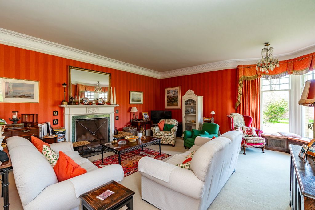 Property photo 3 of 31 Drawing Room