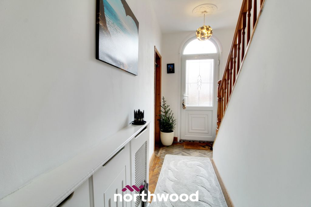 Property photo 3 of 26