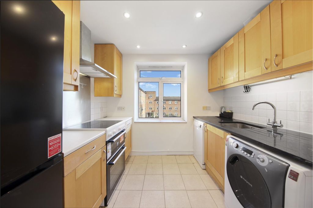 Property photo 3 of 10 Flat 16, Bromleigh Court - 91l8I11Xxg4Vestetmqe.Jp