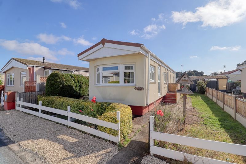 Property photo 1 of 10 Frontal