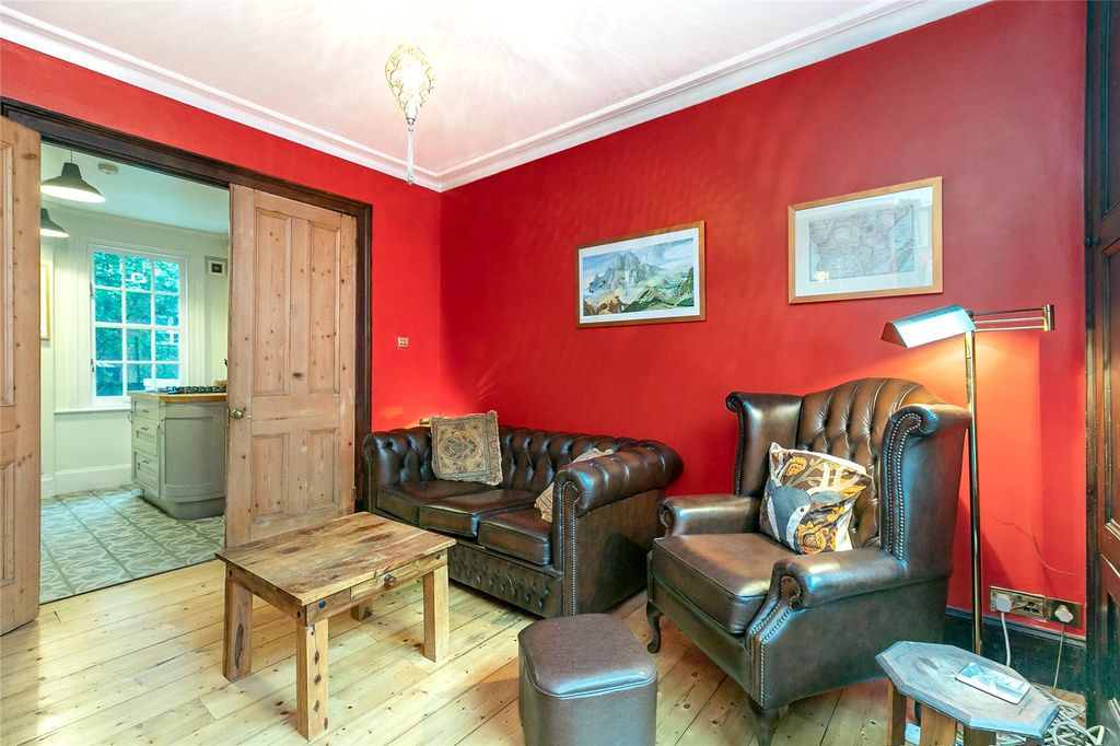 Property photo 3 of 13