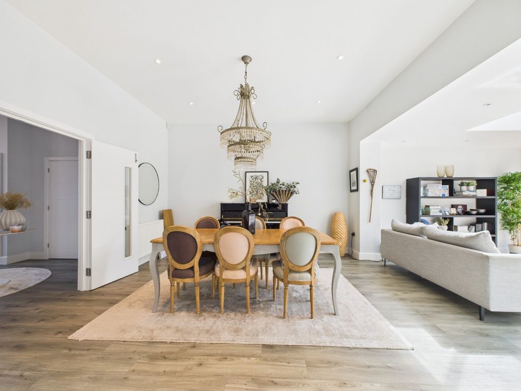 Property photo 3 of 28 4535154