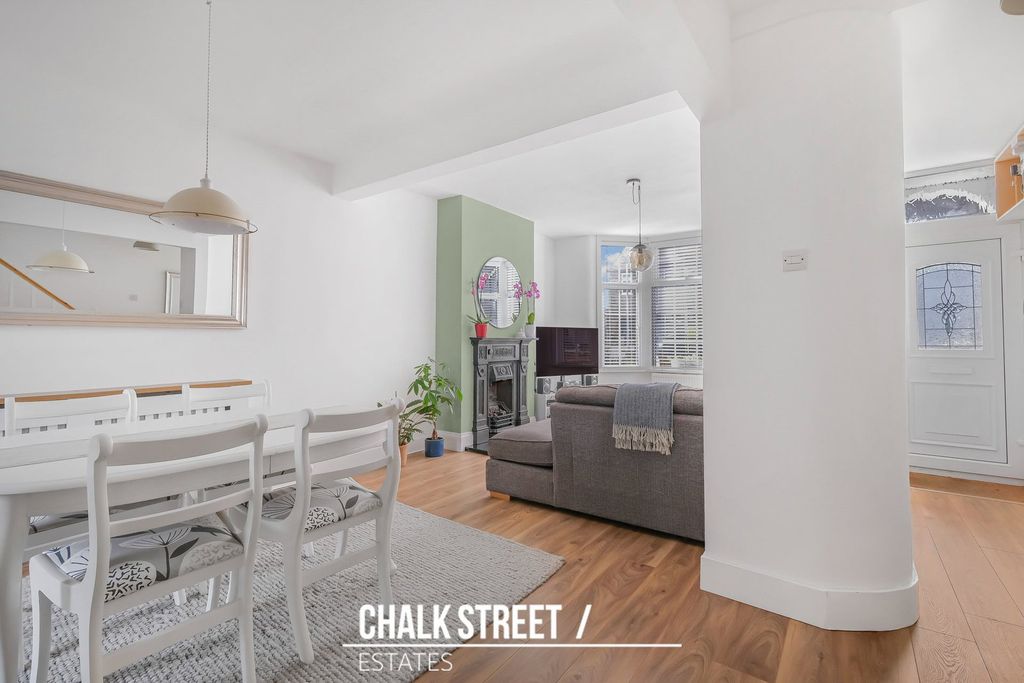 Property photo 3 of 26