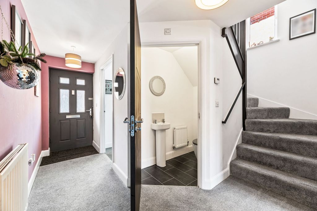 Property photo 2 of 16 Entrance Hallway