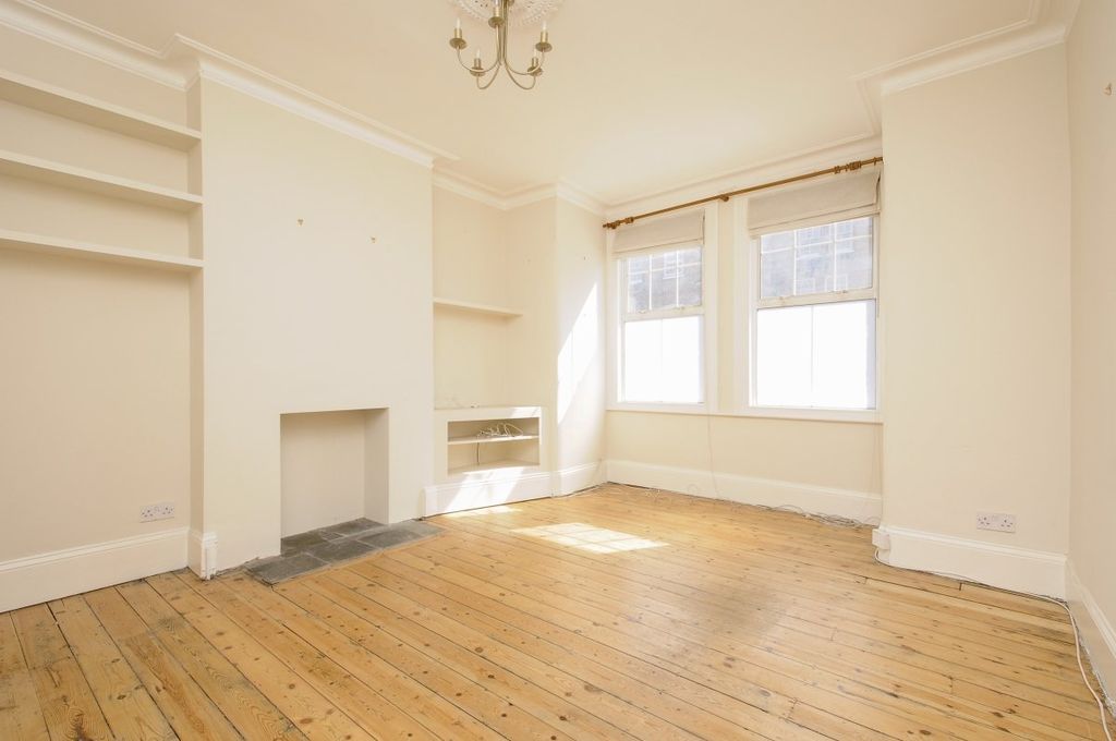 Property photo 2 of 10 Picture No. 12