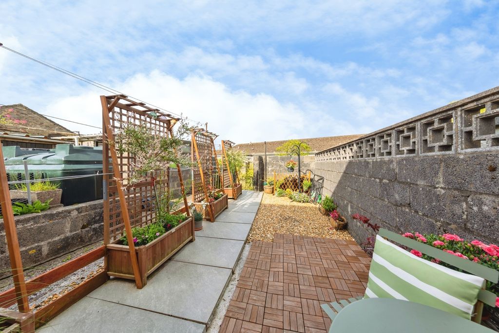 Property photo 3 of 19 Pbox-Img.Jpg
