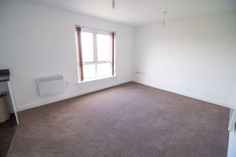 Property photo 3 of 9 Lounge