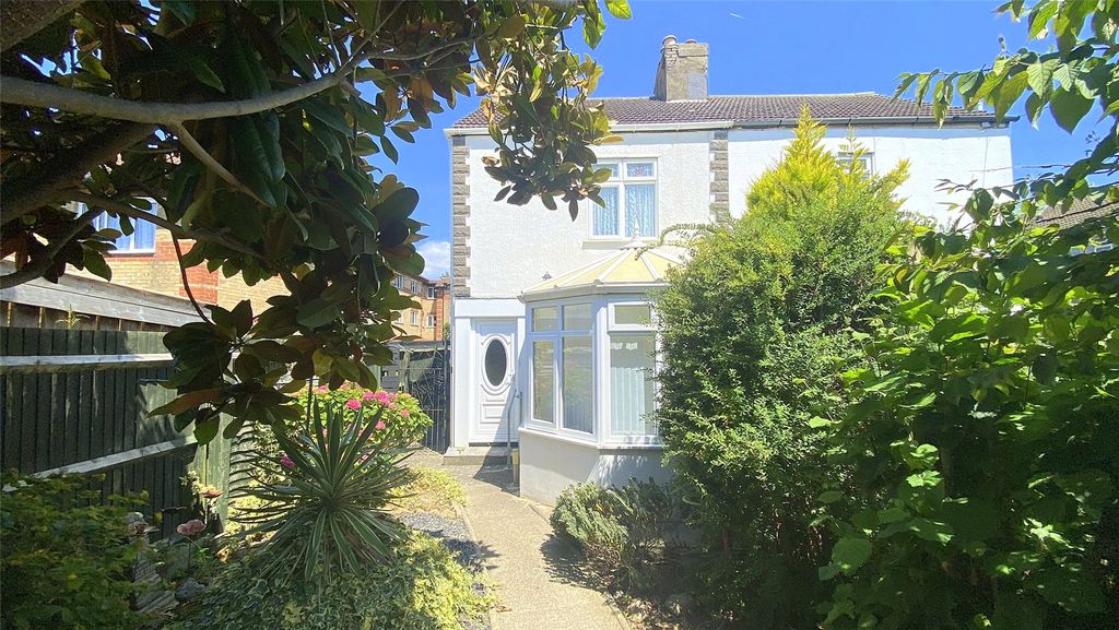 Property photo 1 of 17 Picture No. 21