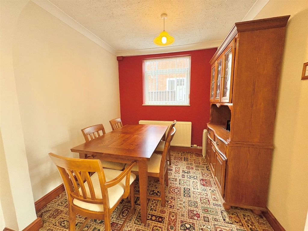 Property photo 3 of 13 Dining Room.Jpg