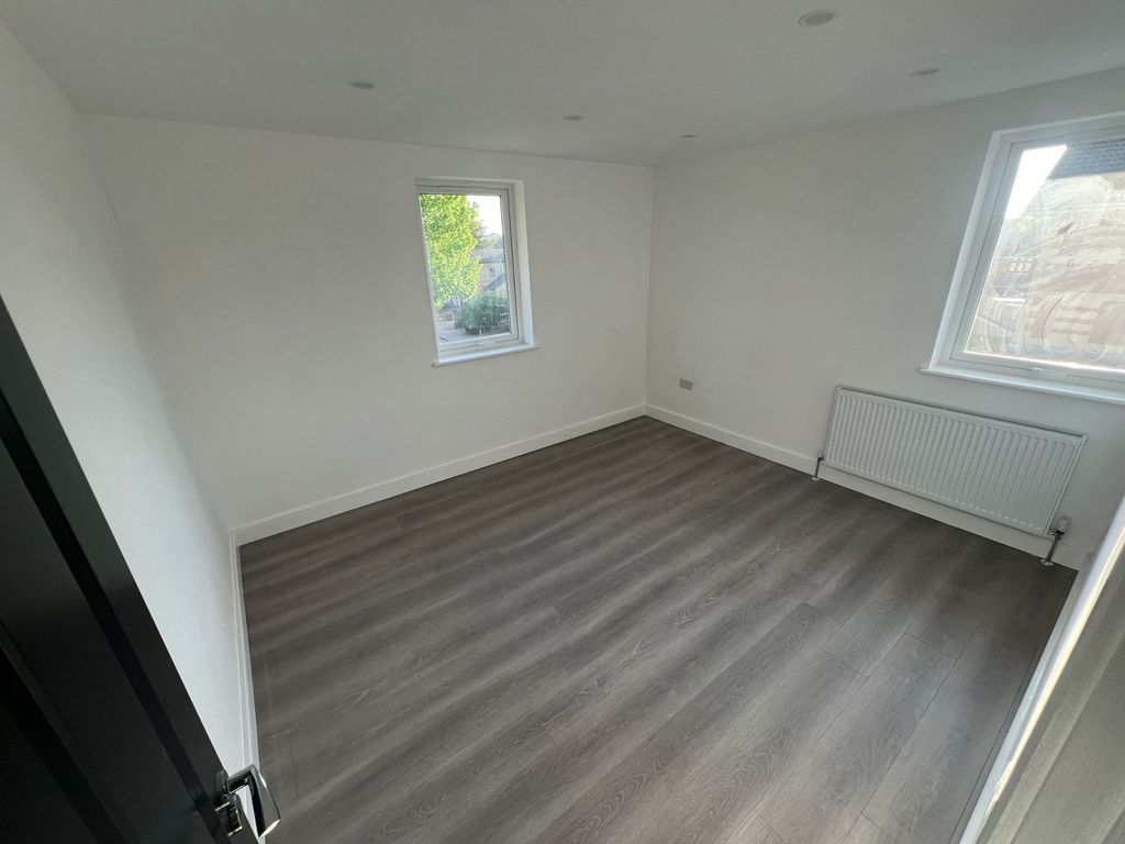 Property photo 2 of 23 Gallery