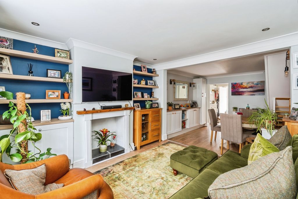 Property photo 2 of 19 Pbox-Img.Jpg