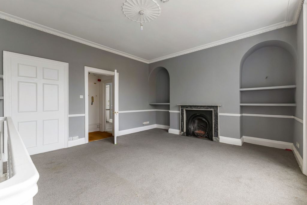 Property photo 3 of 9 Sitting/Dining Room