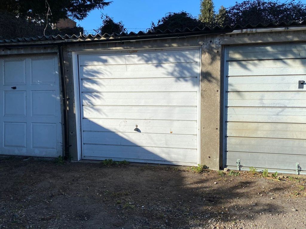 Property photo 1 of 1 Garage For Sale