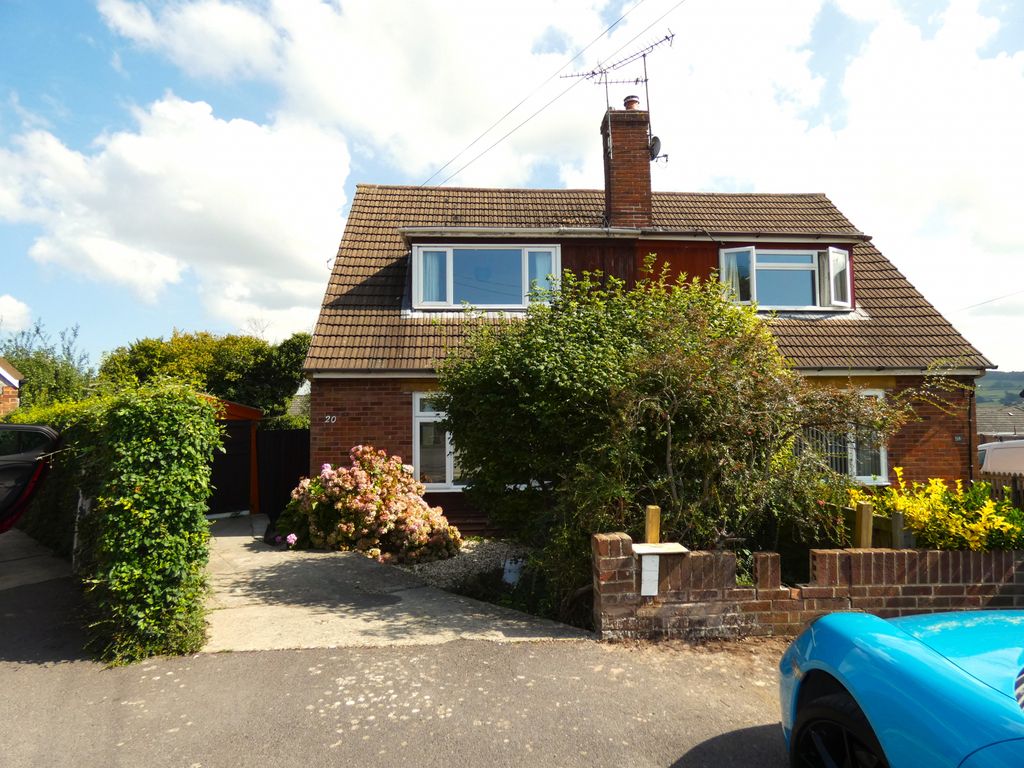 Property photo 1 of 11 Trotman Avenue, Dursley