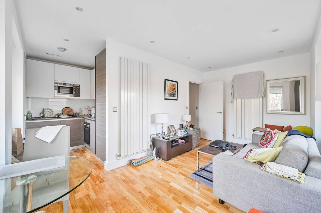 Property photo 2 of 11