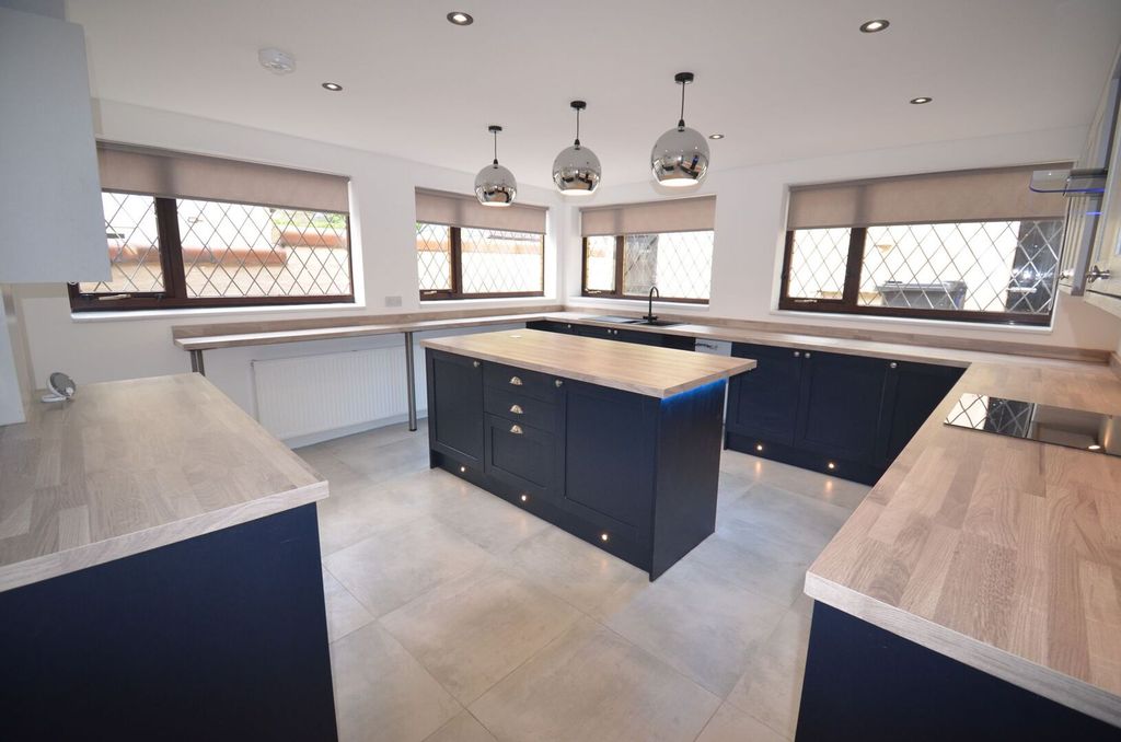 Property photo 2 of 25 Photo 21