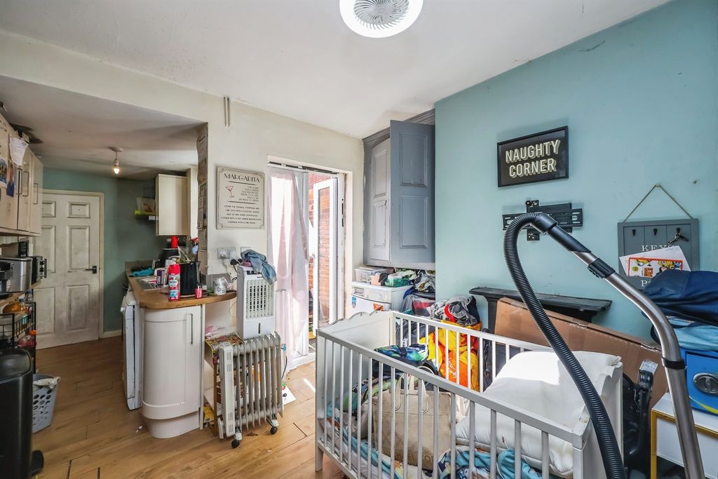 Property photo 3 of 13