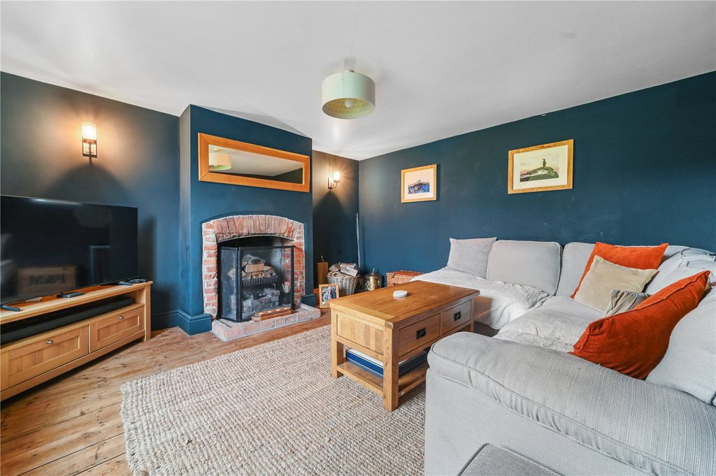 Property photo 2 of 24 Sitting Room