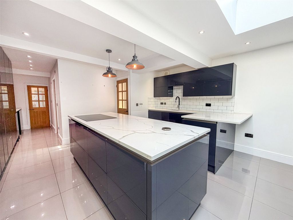 Property photo 3 of 17 Picture No. 05